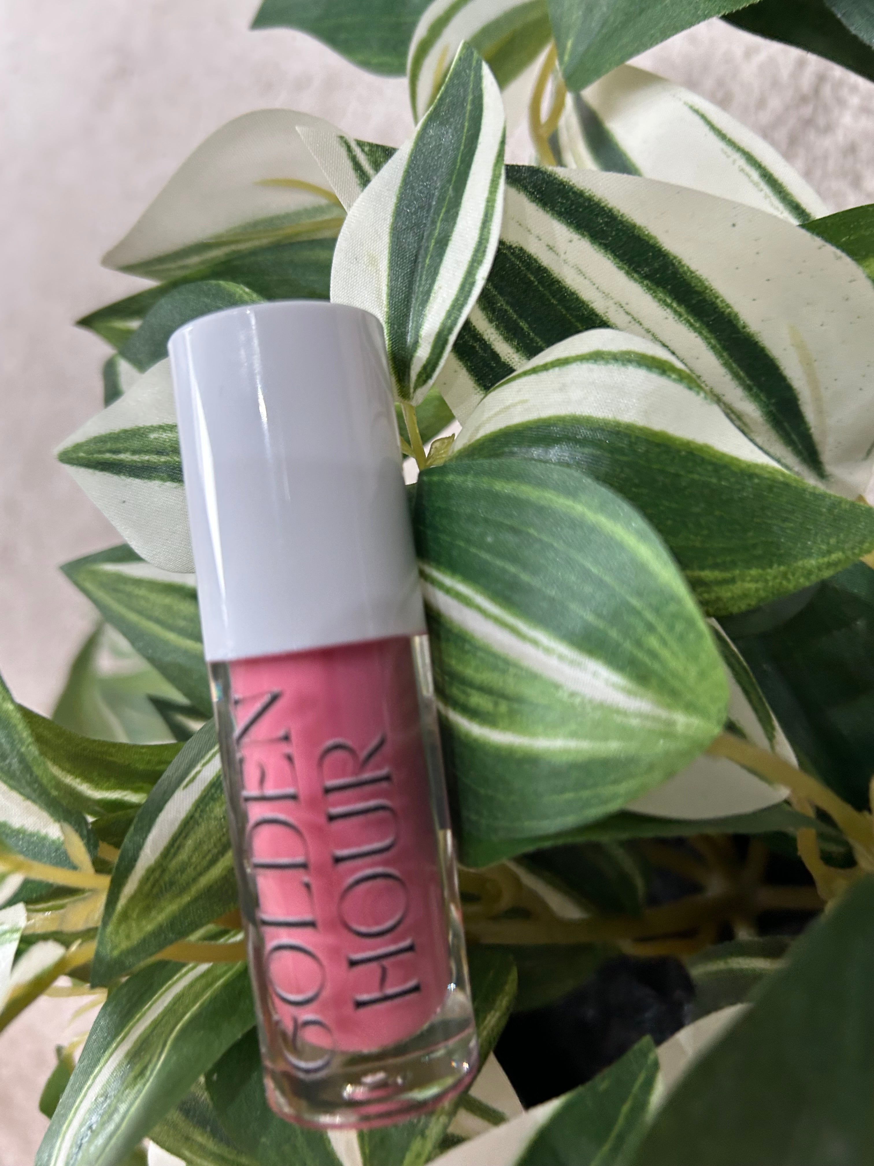 Strawberry glow // lip gloss //