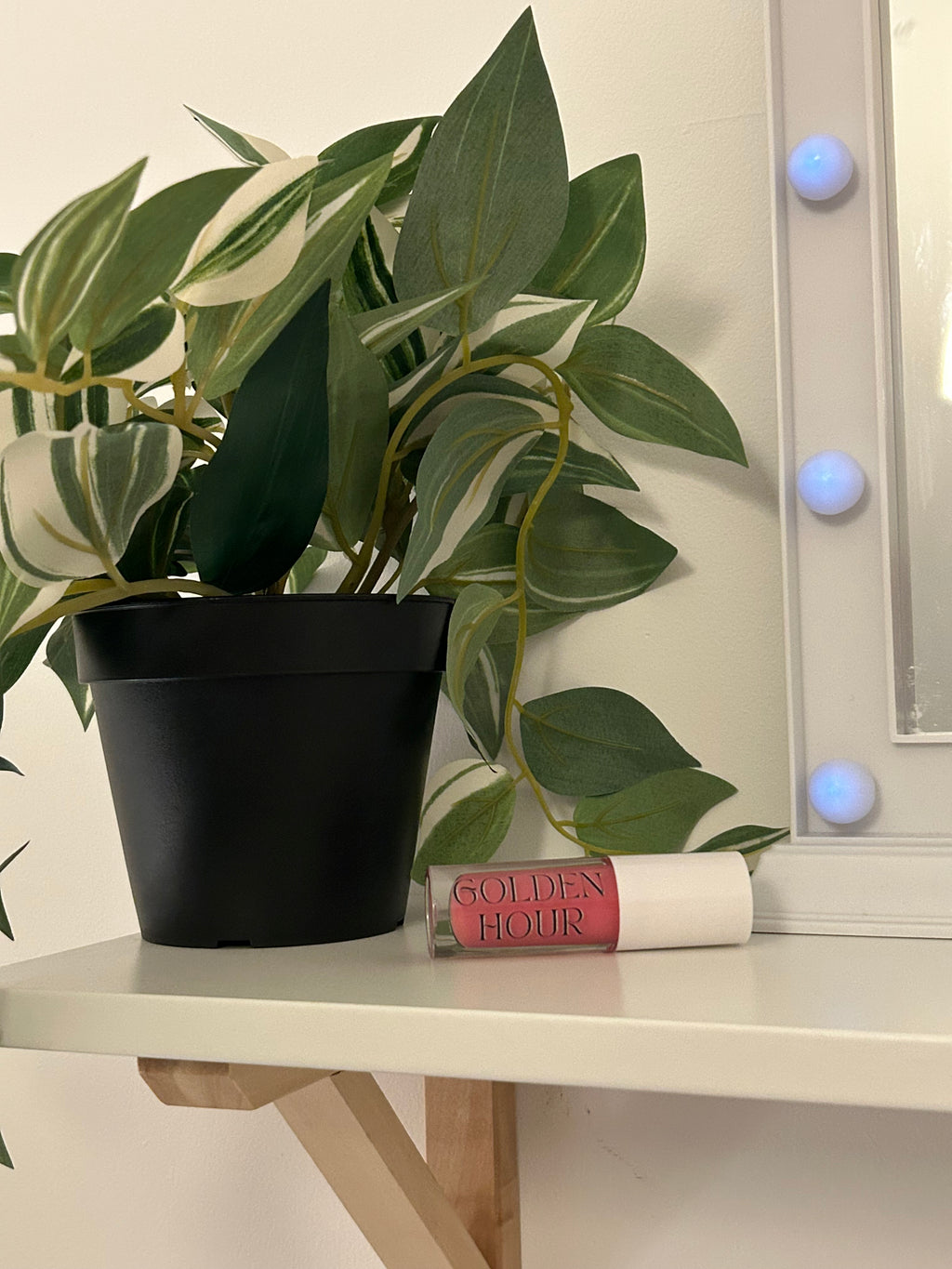 Strawberry glow // lip gloss //